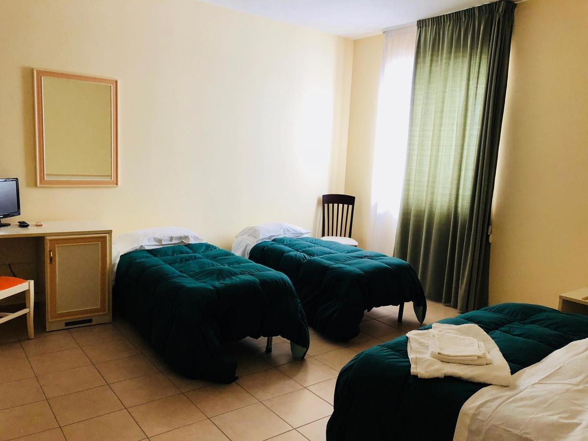 Hotel Agri Resort "Agora" Castelluccio dei Sauri Luaran gambar