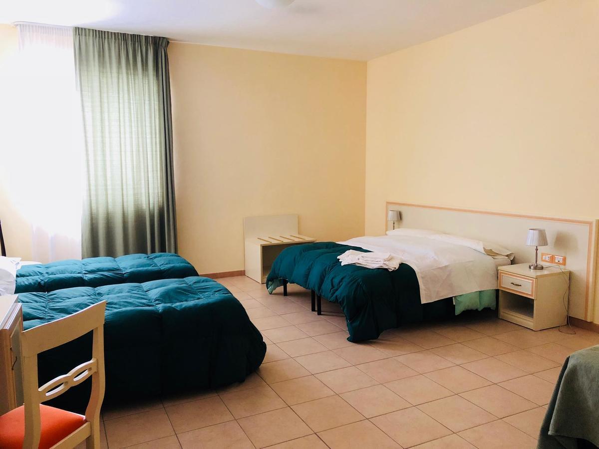 Hotel Agri Resort "Agora" Castelluccio dei Sauri Luaran gambar